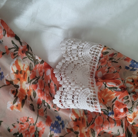 Floral Embroidered Kimono, Size L - Picture 3 of 4